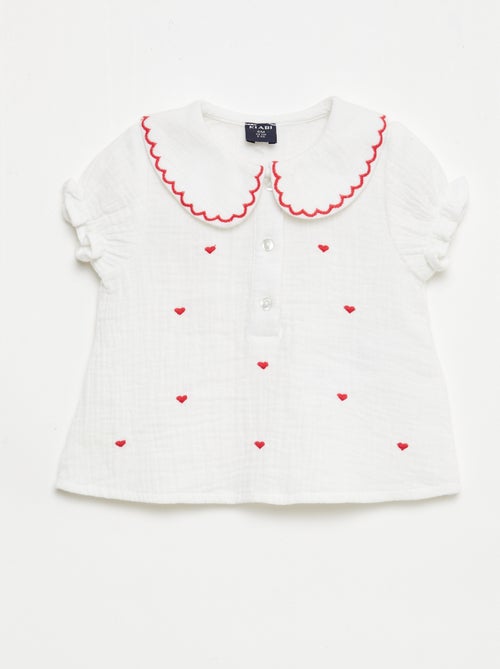 Blusa gola Peter Pan e bordados 'corações' - Kiabi