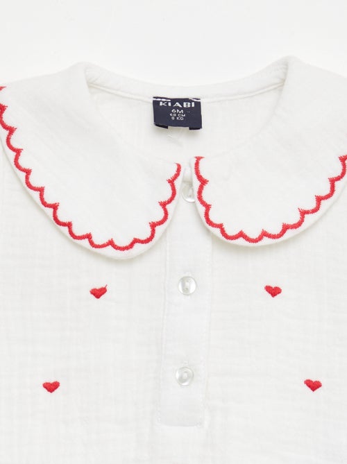 Blusa gola Peter Pan e bordados 'corações' - Kiabi