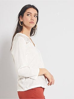 Blusa 'JDY' com aplicação em renda - Kiabi