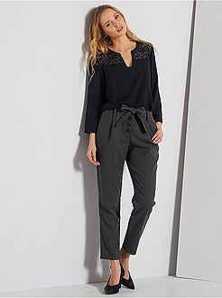 Blusa 'JDY' com aplicação em renda - Kiabi