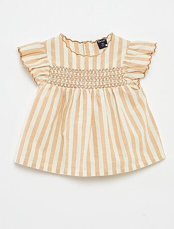 Blusa leve com bordados