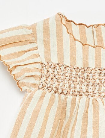 Blusa leve com bordados