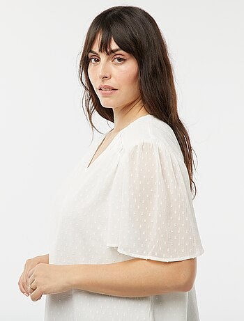 Blusa leve com folhos em ponto cheio