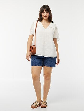 Blusa leve com folhos em ponto cheio