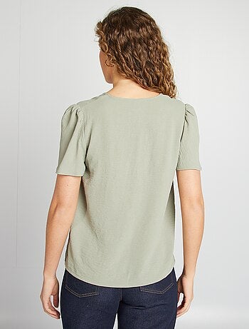 Blusa leve com folhos