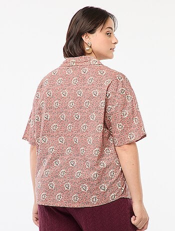 Blusa leve de manga curta com motivo