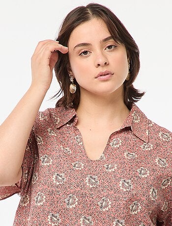 Blusa leve de manga curta com motivo