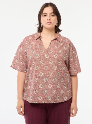 Blusa leve de manga curta com motivo