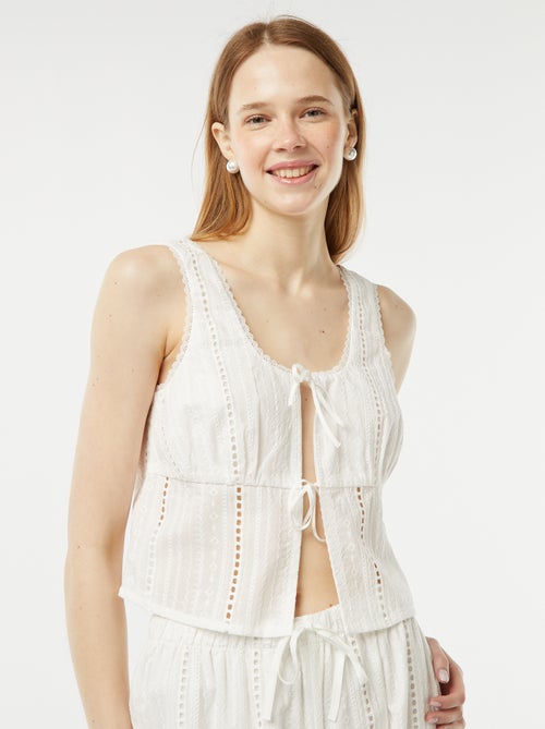 Blusa leve sem mangas de apertar com bordado inglês - Kiabi