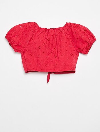 Blusa lisa com bordados ingleses