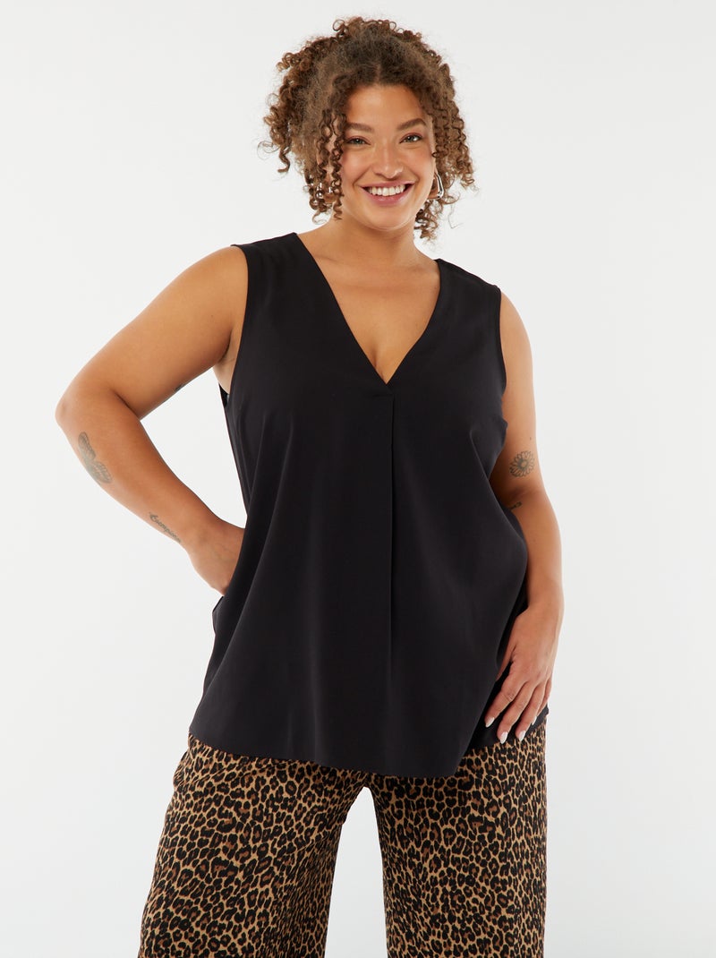Blusa lisa com costura de fantasia na gola Preto - Kiabi