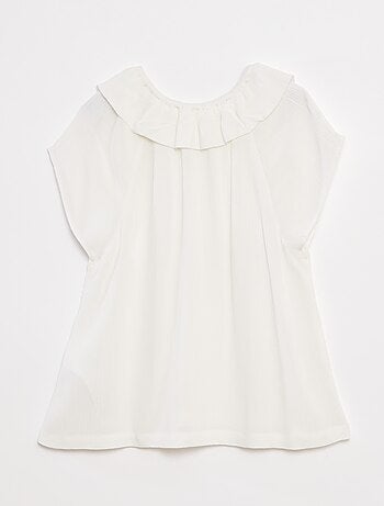 Blusa lisa leve e sem mangas