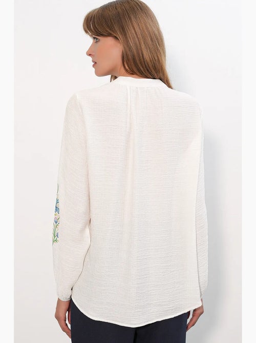 Blusa oversized em crepe bordado bdart - Kiabi Blusa oversized em crepe bordado bdart - Kiabi