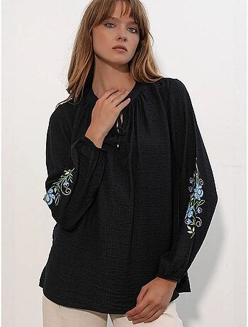 Blusa oversized em crepe bordado bdart