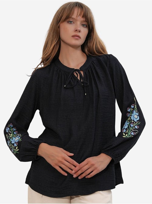 Blusa oversized em crepe bordado bdart - Kiabi