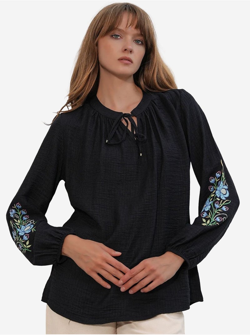 Blusa oversized em crepe bordado bdart Preto - Kiabi