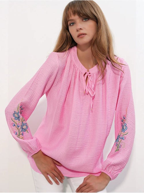 Blusa oversized em crepe bordado bdart - Kiabi