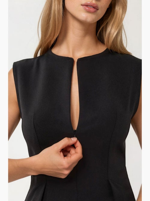Blusa plissada slim fit com fecho de correr hiccup - Kiabi Blusa plissada slim fit com fecho de correr hiccup - Kiabi
