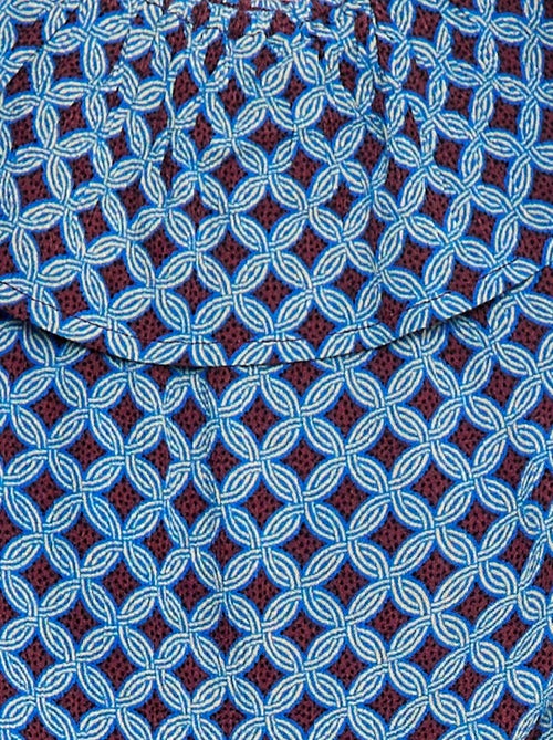 Blusa sem Mangas Abotoada com Folhos - Kiabi