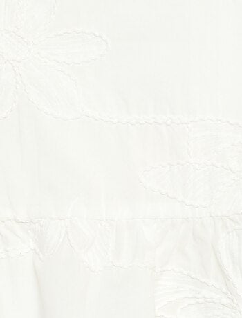 Blusa sem mangas com bordados florais