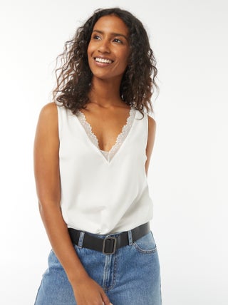 Blusa sem mangas com decote em renda