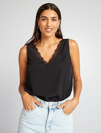 Blusa sem mangas com gola de renda