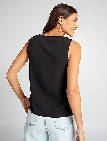 Blusa sem mangas com gola de renda