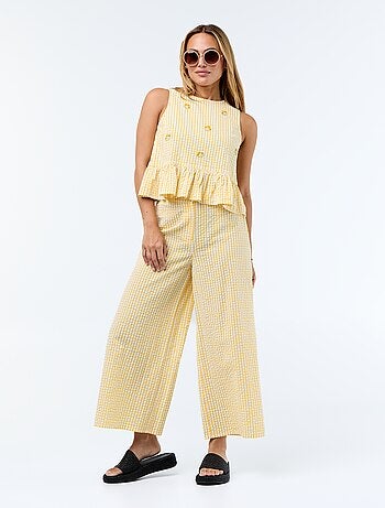 Blusa sem mangas de malha gofrada
