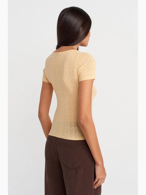 Blusa slim fit canelada texturizada dilvin - Kiabi Blusa slim fit canelada texturizada dilvin - Kiabi