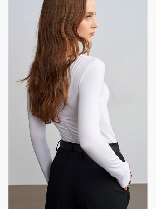 Blusa slim fit com decote barco e manga comprida dilvin - Kiabi