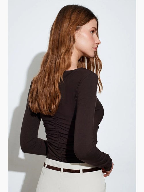 Blusa slim fit com decote barco e manga comprida dilvin - Kiabi
