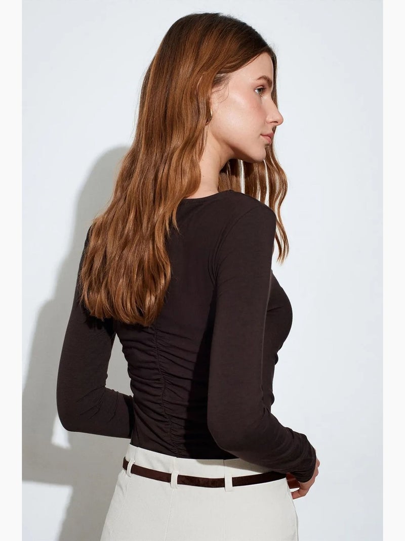 Blusa slim fit com decote barco e manga comprida dilvin Castanho-escuro - Kiabi