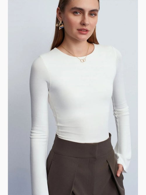Blusa slim fit de manga comprida com decote redondo dilvin - Kiabi Blusa slim fit de manga comprida com decote redondo dilvin - Kiabi