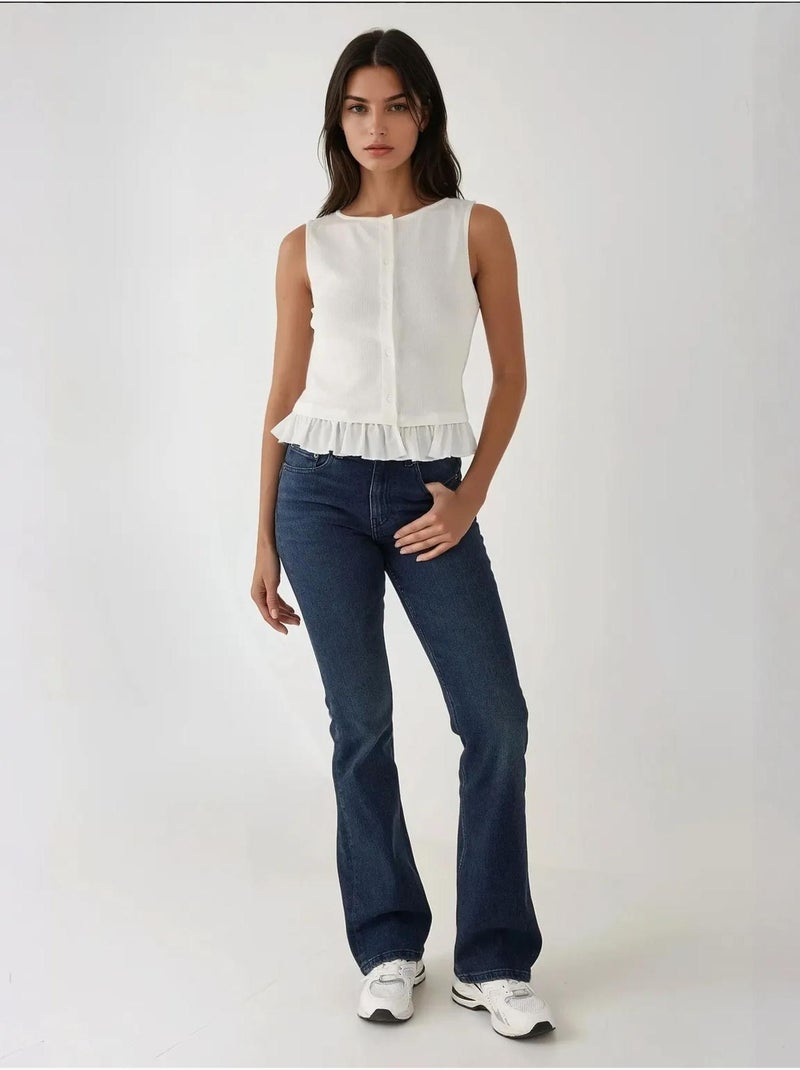 Blusa texturizada de gola redonda com detalhe de folhos Branco - Kiabi