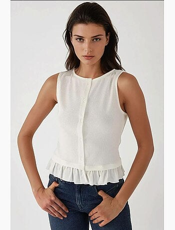 Blusa texturizada de gola redonda com detalhe de folhos hiccup