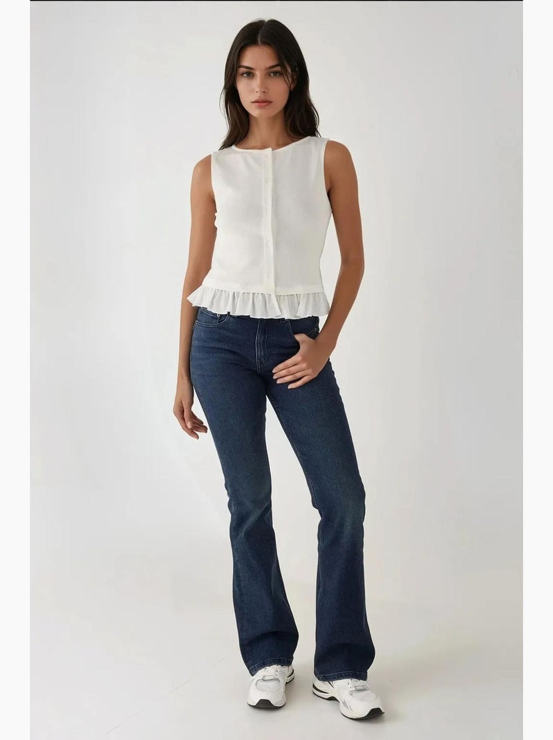 Blusa texturizada de gola redonda com detalhe de folhos hiccup Branco - Kiabi