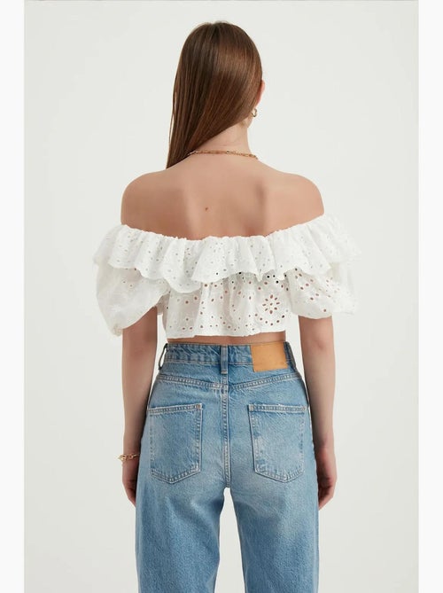 Blusa texturizada de ombro a ombro com folhos e mangas balão hiccup - Kiabi Blusa texturizada de ombro a ombro com folhos e mangas balão hiccup - Kiabi