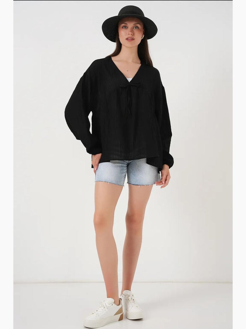 Blusa texturizada de seersucker com decote em v e laço bdart Preto - Kiabi