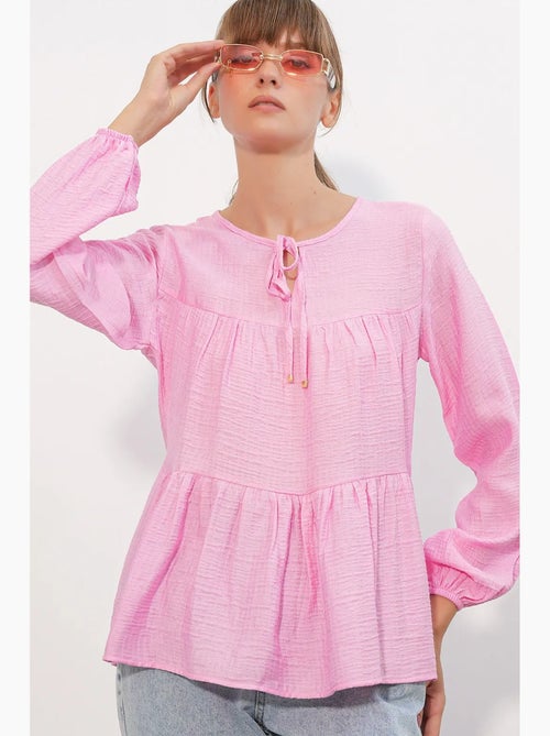 Blusa texturizada nó frontal bdart - Kiabi Blusa texturizada nó frontal bdart - Kiabi