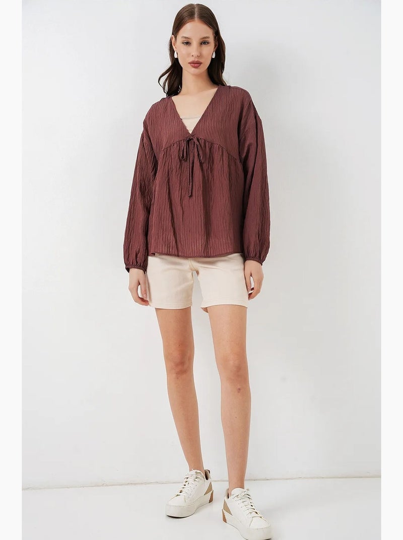 Blusa texturizada seersucker decote em v com laço bdart Castanho-chocolate - Kiabi