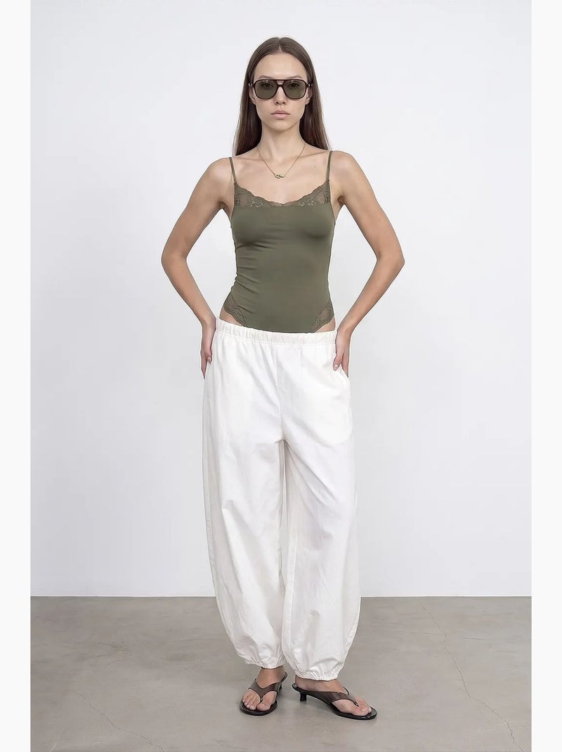Blusa tipo body slim fit sem mangas em renda dilvin Cáqui - Kiabi