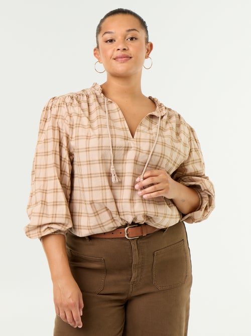 Blusa xadrez com decote com laço - Kiabi Blusa xadrez com decote com laço - Kiabi