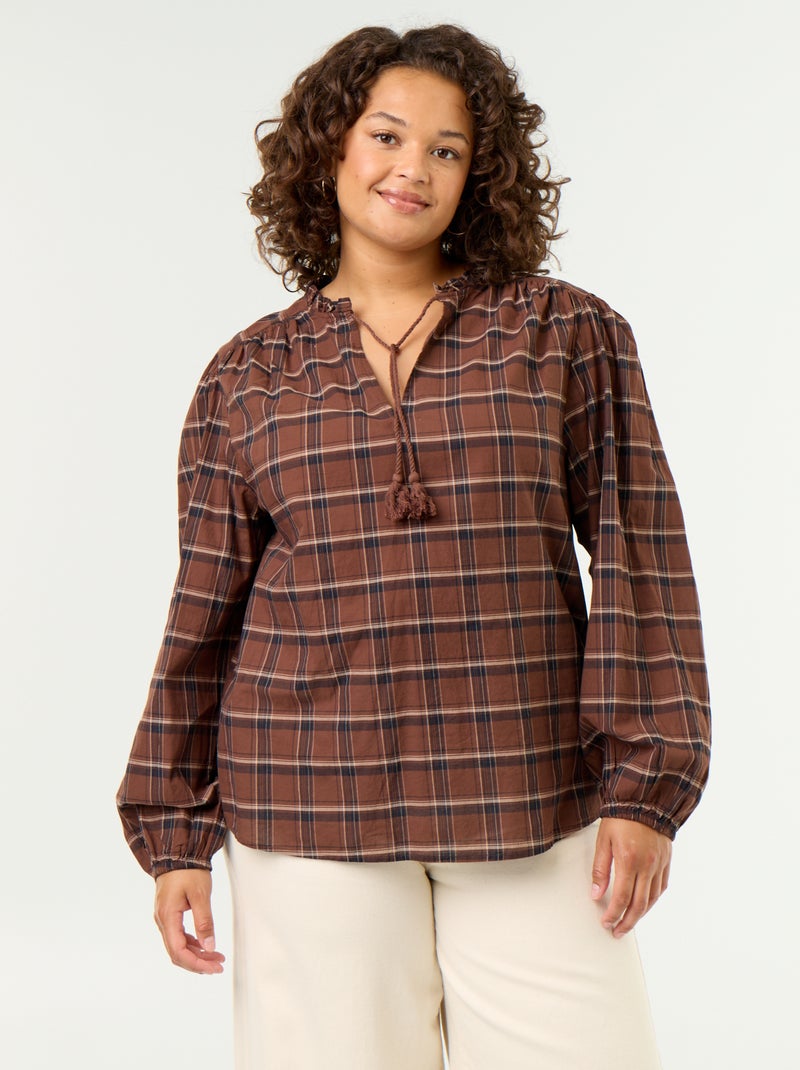 Blusa xadrez com decote com laço Castanho - Kiabi