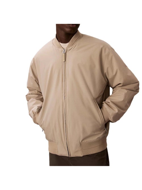 Blusão bege calvin klein jeans hero para homem - Kiabi Blusão bege calvin klein jeans hero para homem - Kiabi