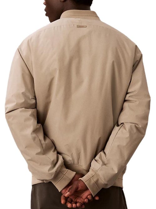 Blusão bege calvin klein jeans hero para homem - Kiabi Blusão bege calvin klein jeans hero para homem - Kiabi