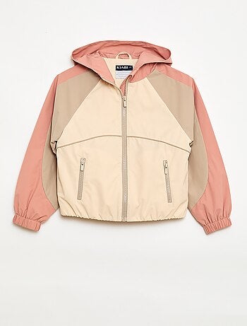 Blusão corta-vento com capuz