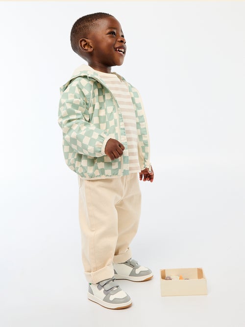 Blusão corta-vento com capuz estampado - Kiabi