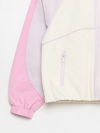 Blusão corta-vento com capuz