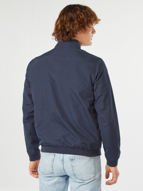 Blusão curto liso com fecho 'Produkt' - Kiabi