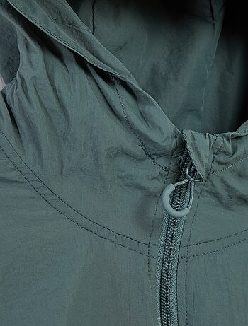 Blusão de chuva com capuz - coleção fácil de vestir